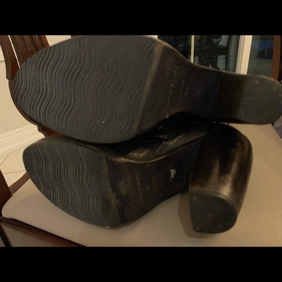 CoSTUME NATIONAL Leather Boots - Picture 3 of 9